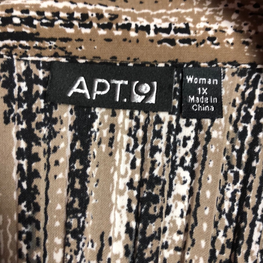 Apt 9 button down blouse - Picture 3 of 3
